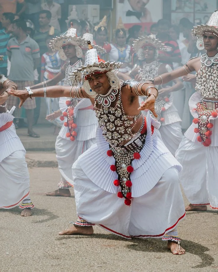 kandyan dancer