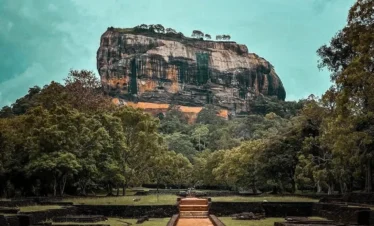 sigiriya-rock-fortress