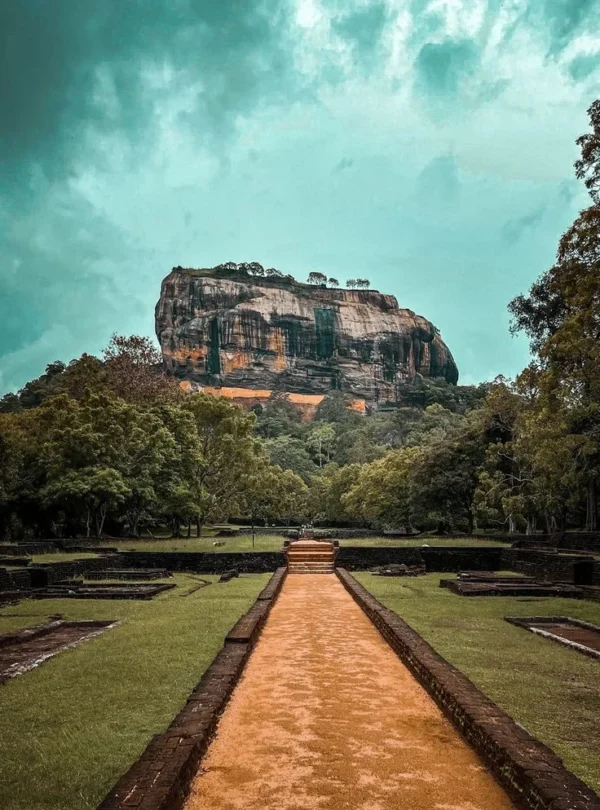 sigiriya-rock-fortress